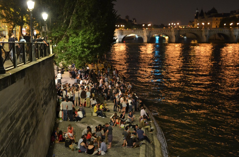 Summer nights by the Seine, Paris