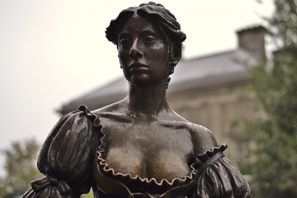 Molly Malone statue in Dublin, Ireland